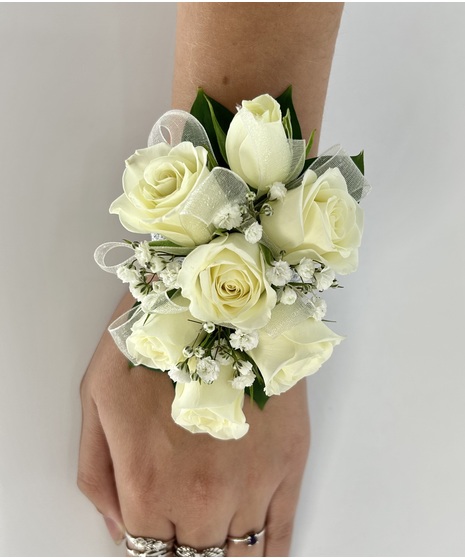 7 Bloom Spray Rose Wrist Corsage